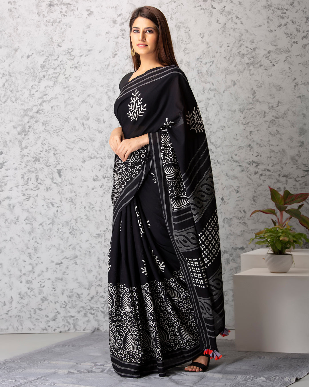Handblock Print Mulmul Saree | Black Leafy Linear for Work, Brunch & Celebrations