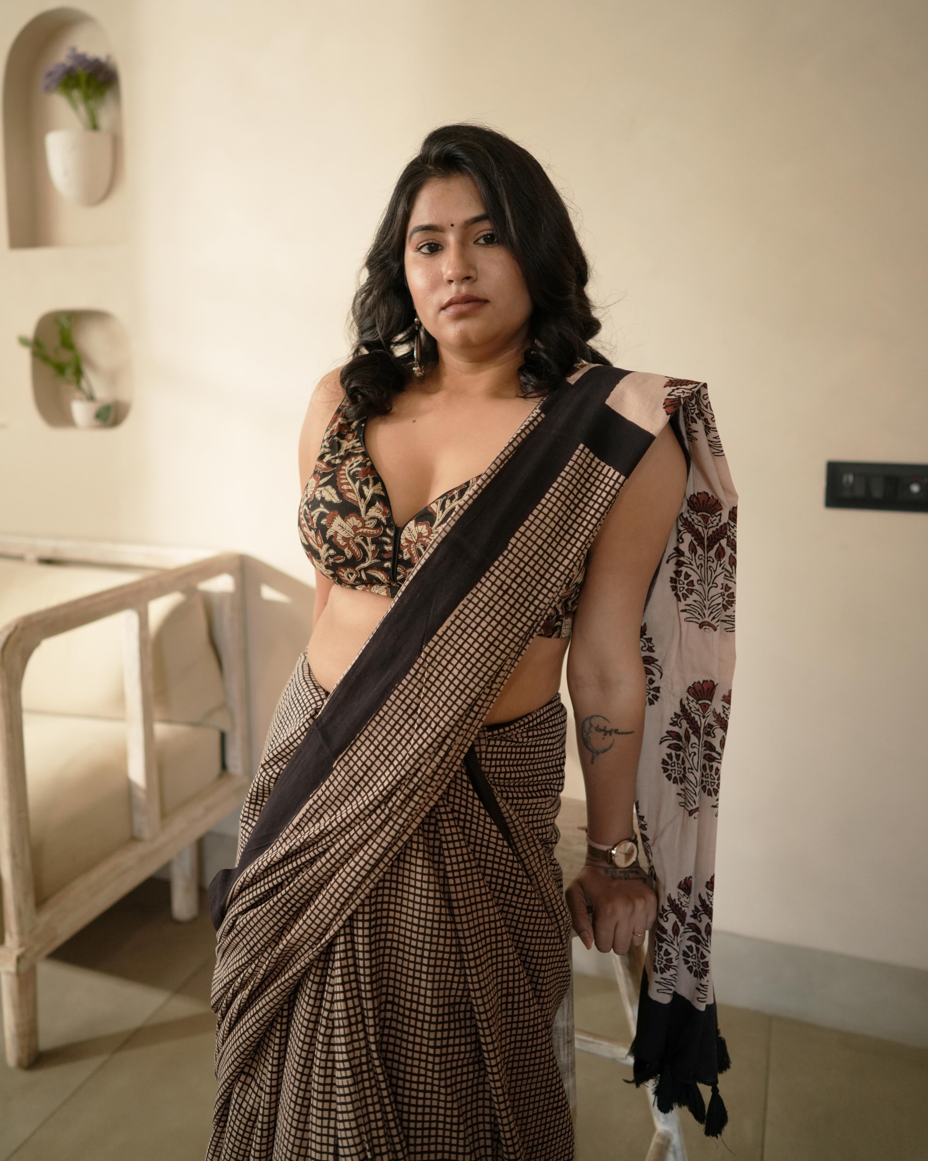 checks block print cotton saree