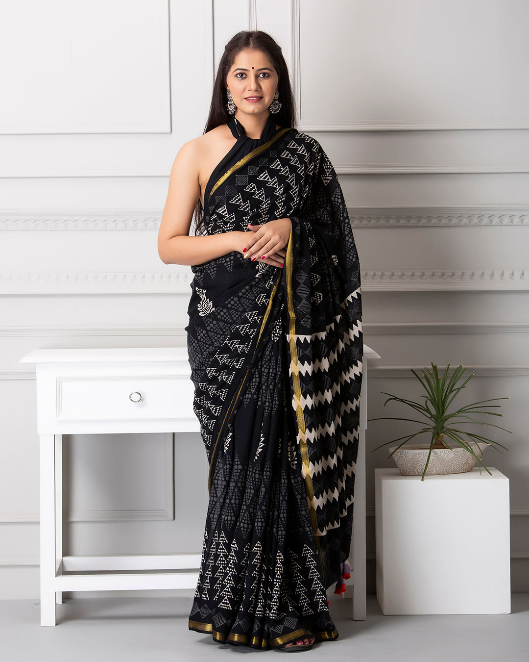 Handblock Print Mulmul Saree | Black Tree Motif for Day & Evening Festive Events