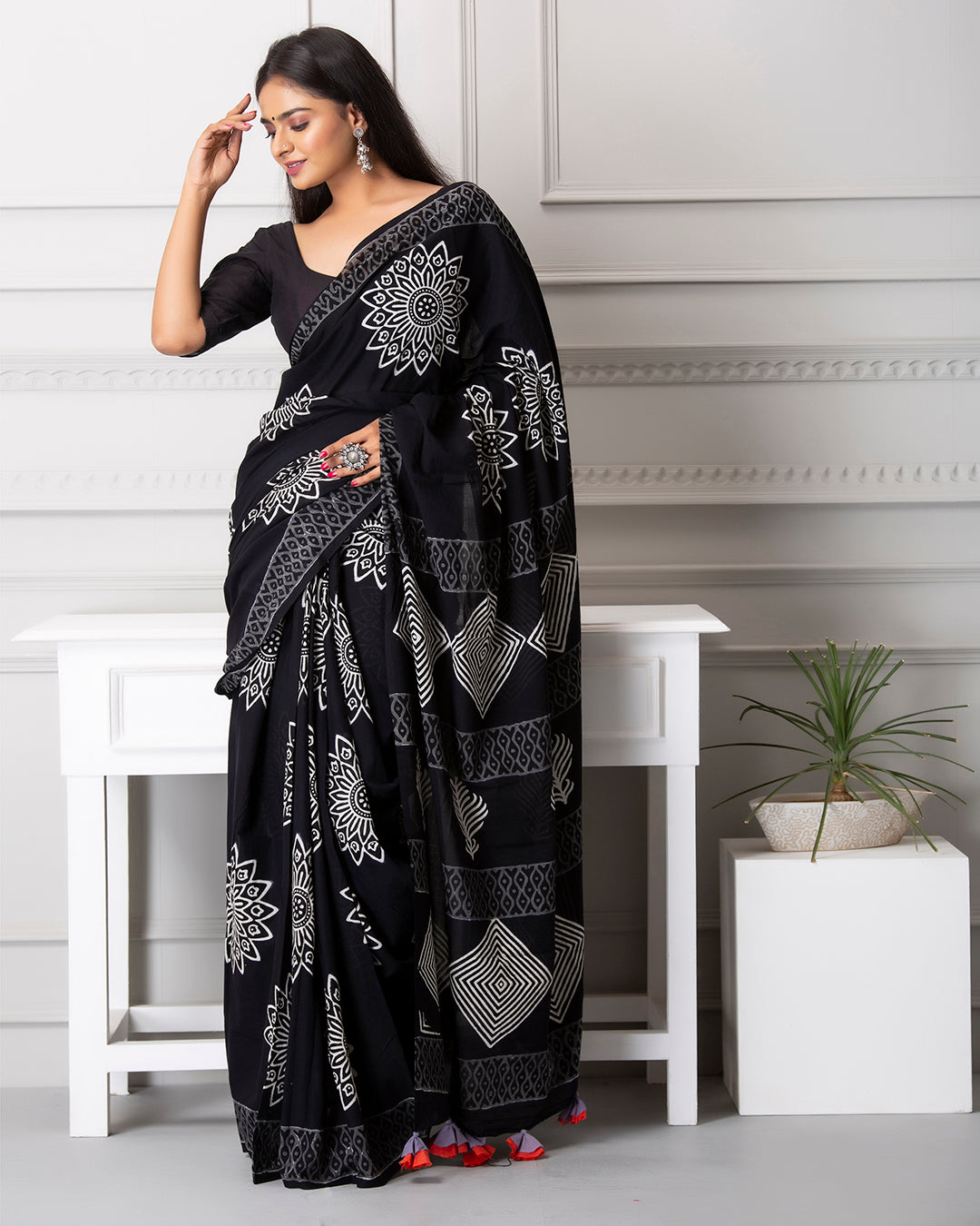 Handblock Print Mulmul Saree | Black Mandala Yantra for Festive & Cultural Events