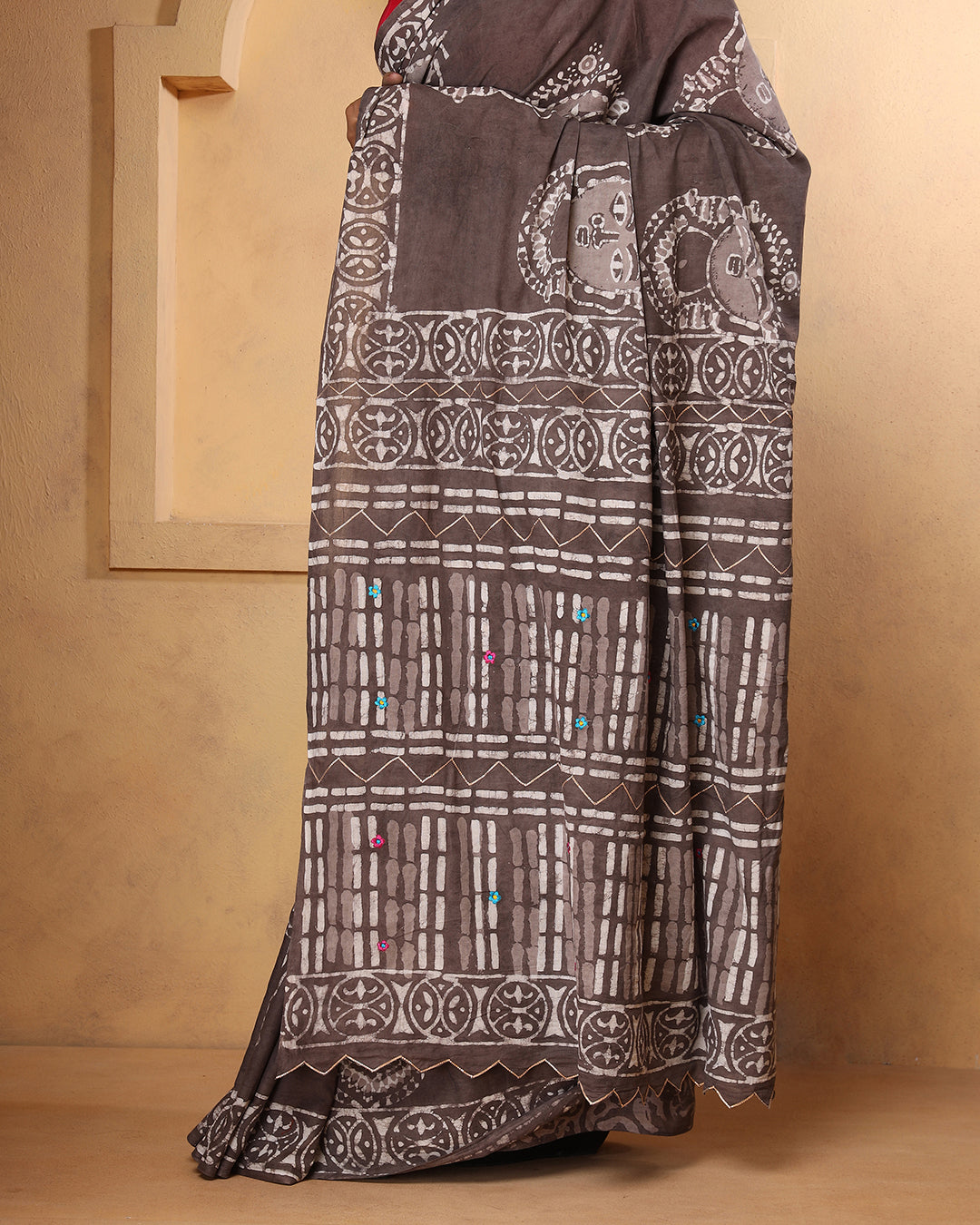 Dabu Print Mulmul Saree | Tribal Tint Grey for Cultural & Festive Occasions