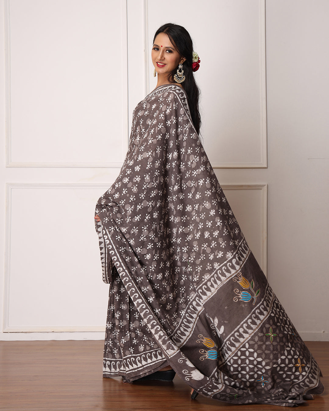 Dabu Print Mulmul Saree | Buti Grey with White Booti for Festive & Casual Wear