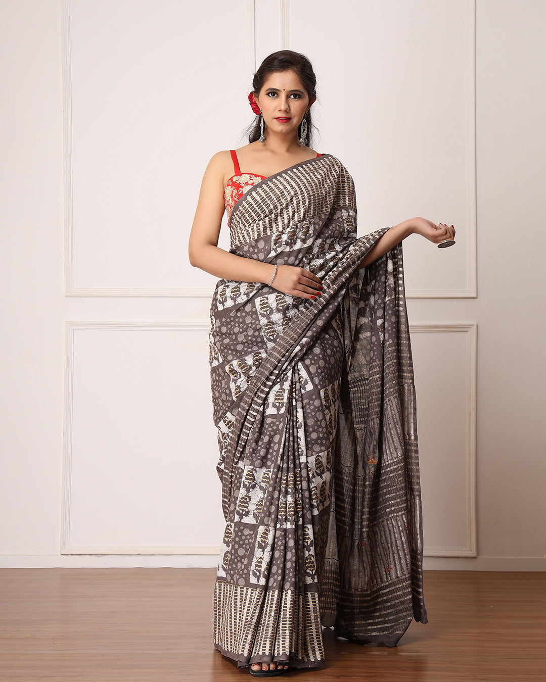 Dabu Print Mulmul Saree | Floral Grey for Work, Lunches & Festive Gatherings