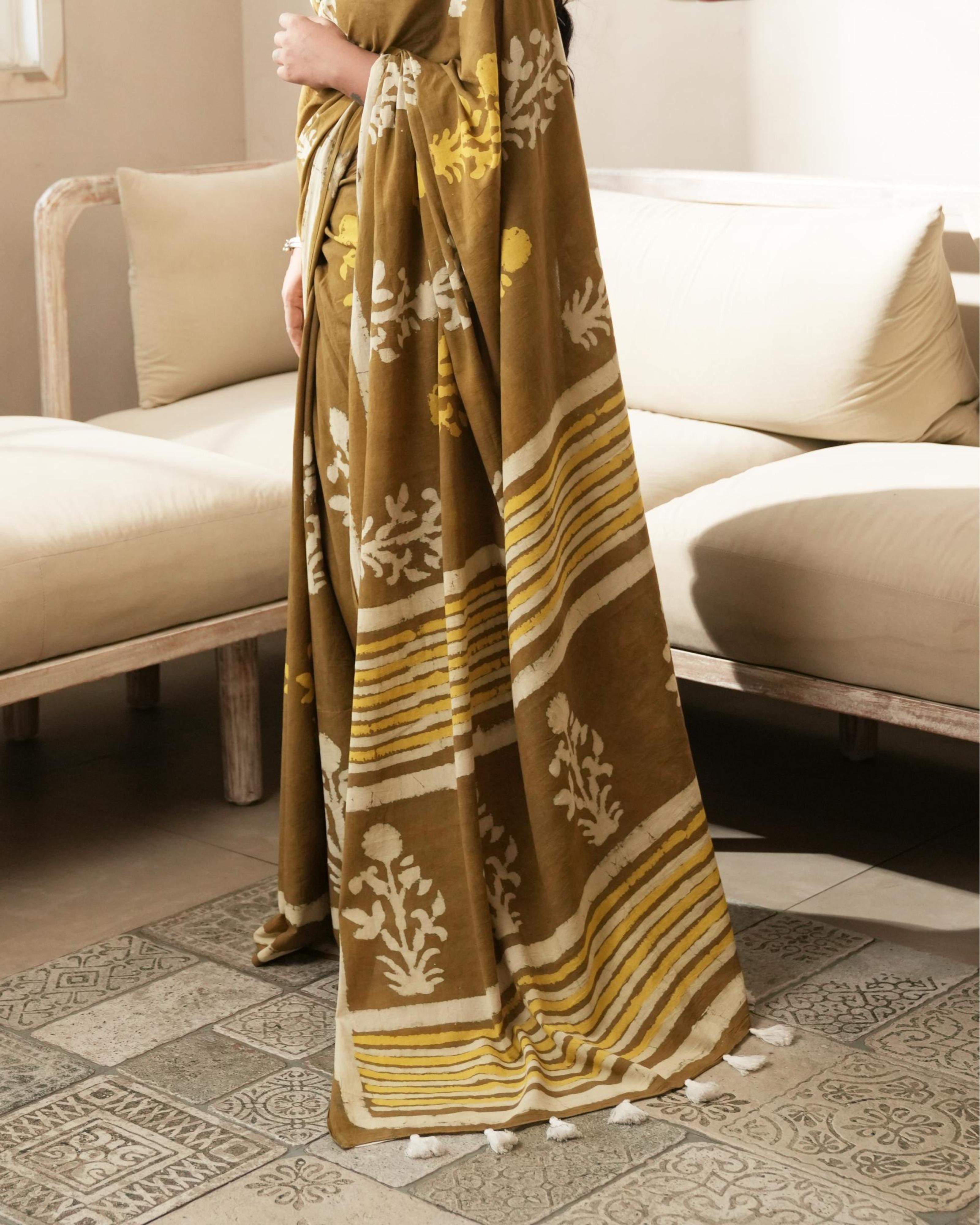 Dabu Print Mul Cotton Saree | Rustic Brown Mughal Butta for Cultural & Artisan Wear