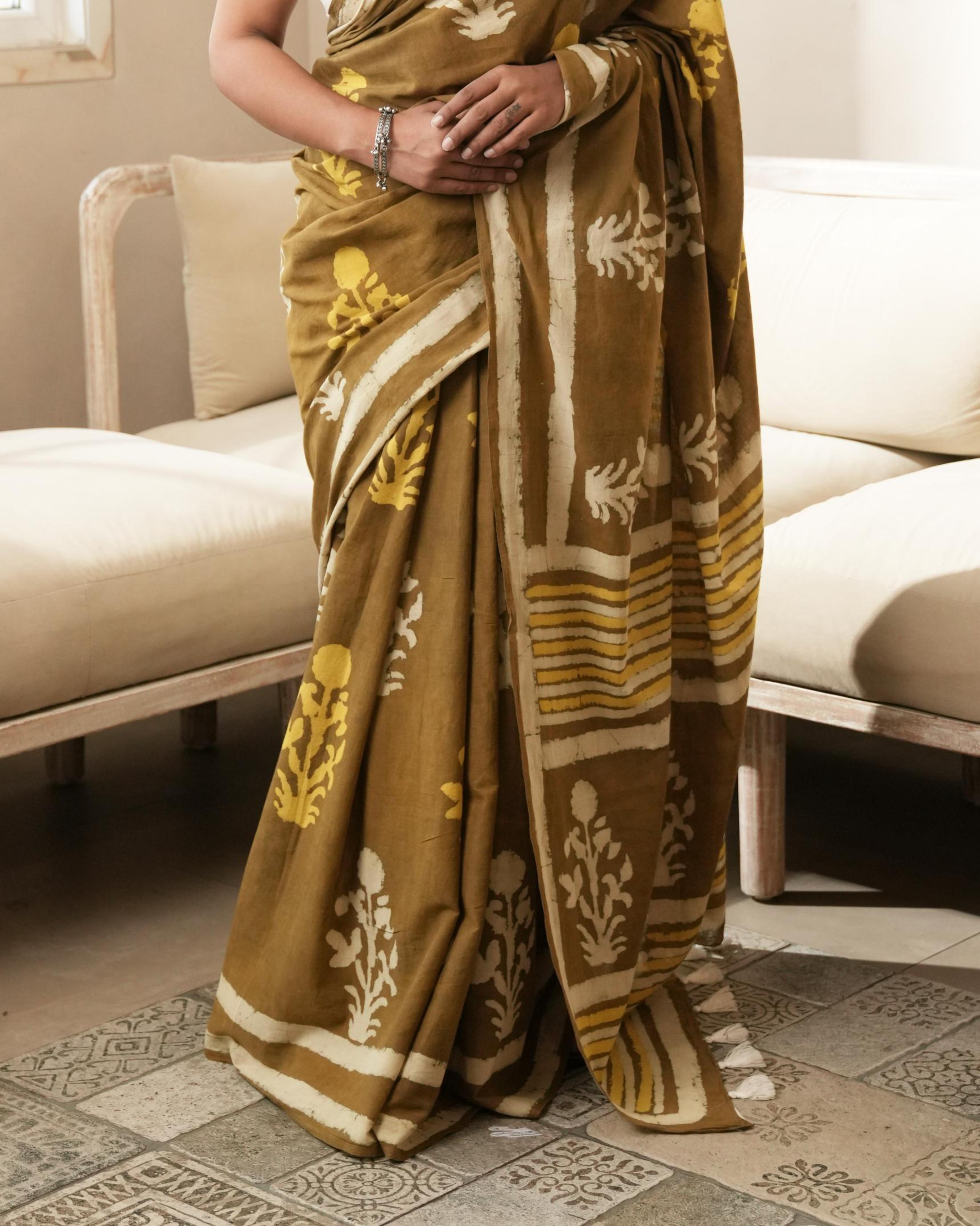 Dabu Print Mul Cotton Saree | Rustic Brown Mughal Butta for Cultural & Artisan Wear