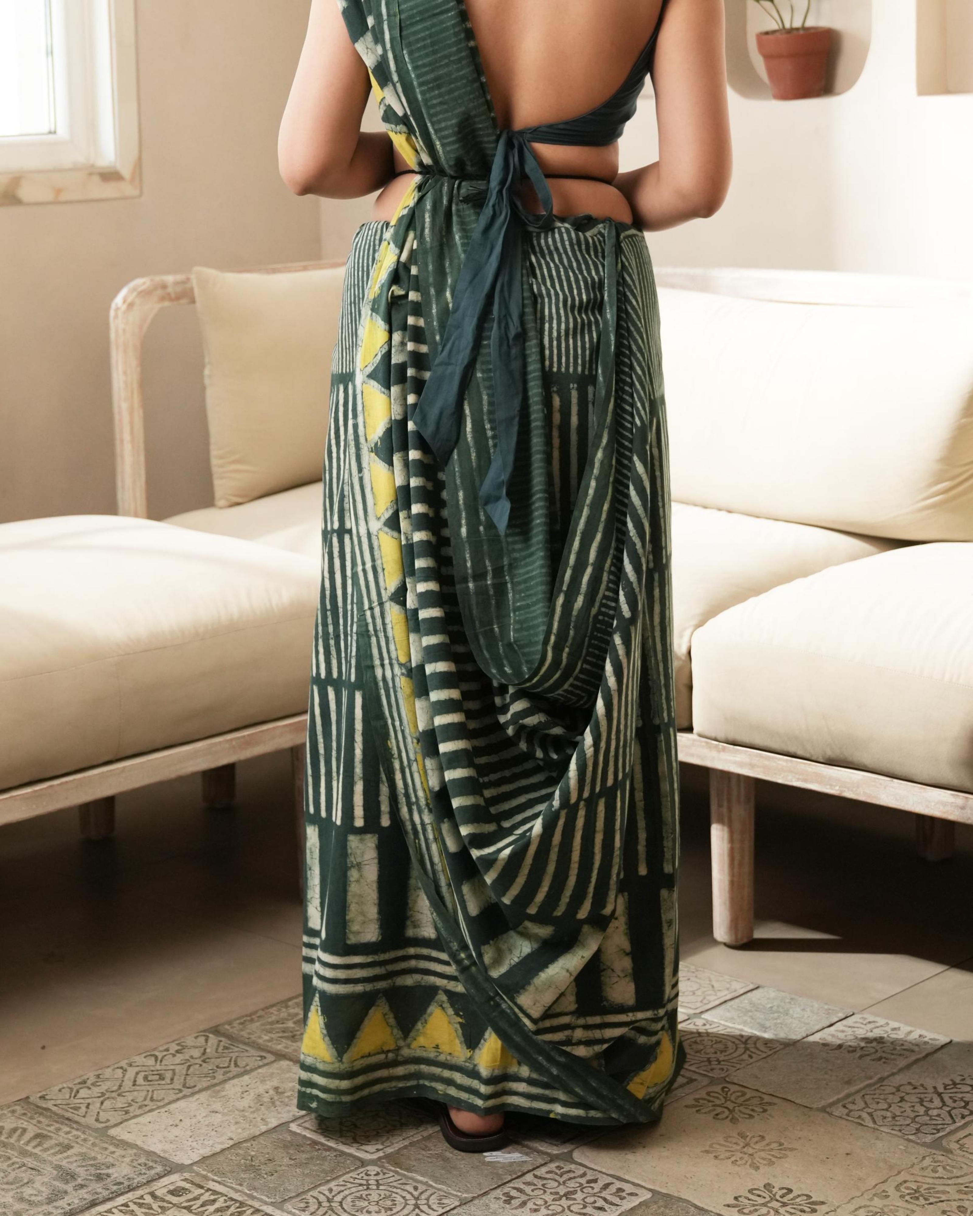 Dabu Print Mul Cotton Saree | Bottle Green Geometric for Creative Work & Casual Wear