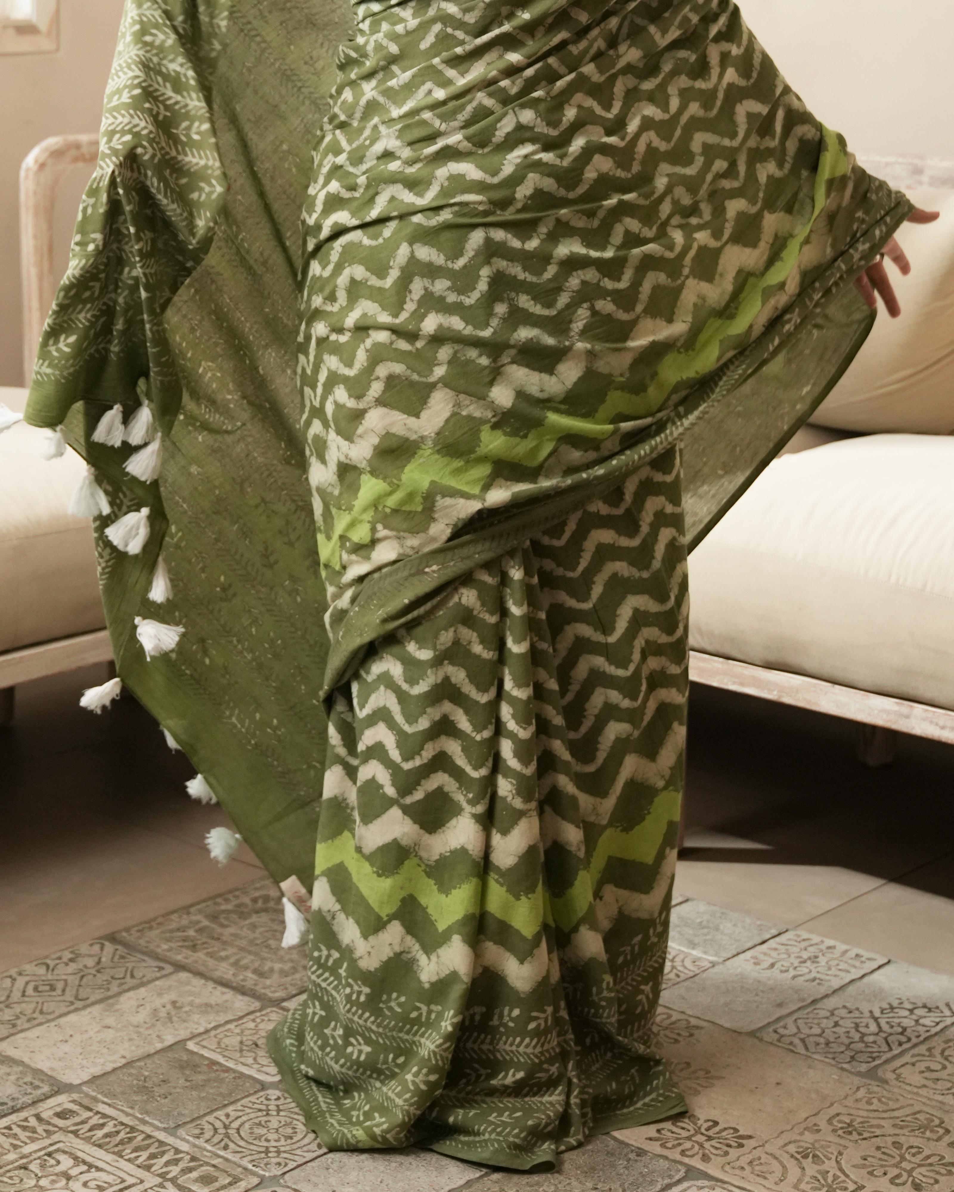 Dabu Print Mul Cotton Saree | Rustic Green Wave for Casual Outings & Cultural Events