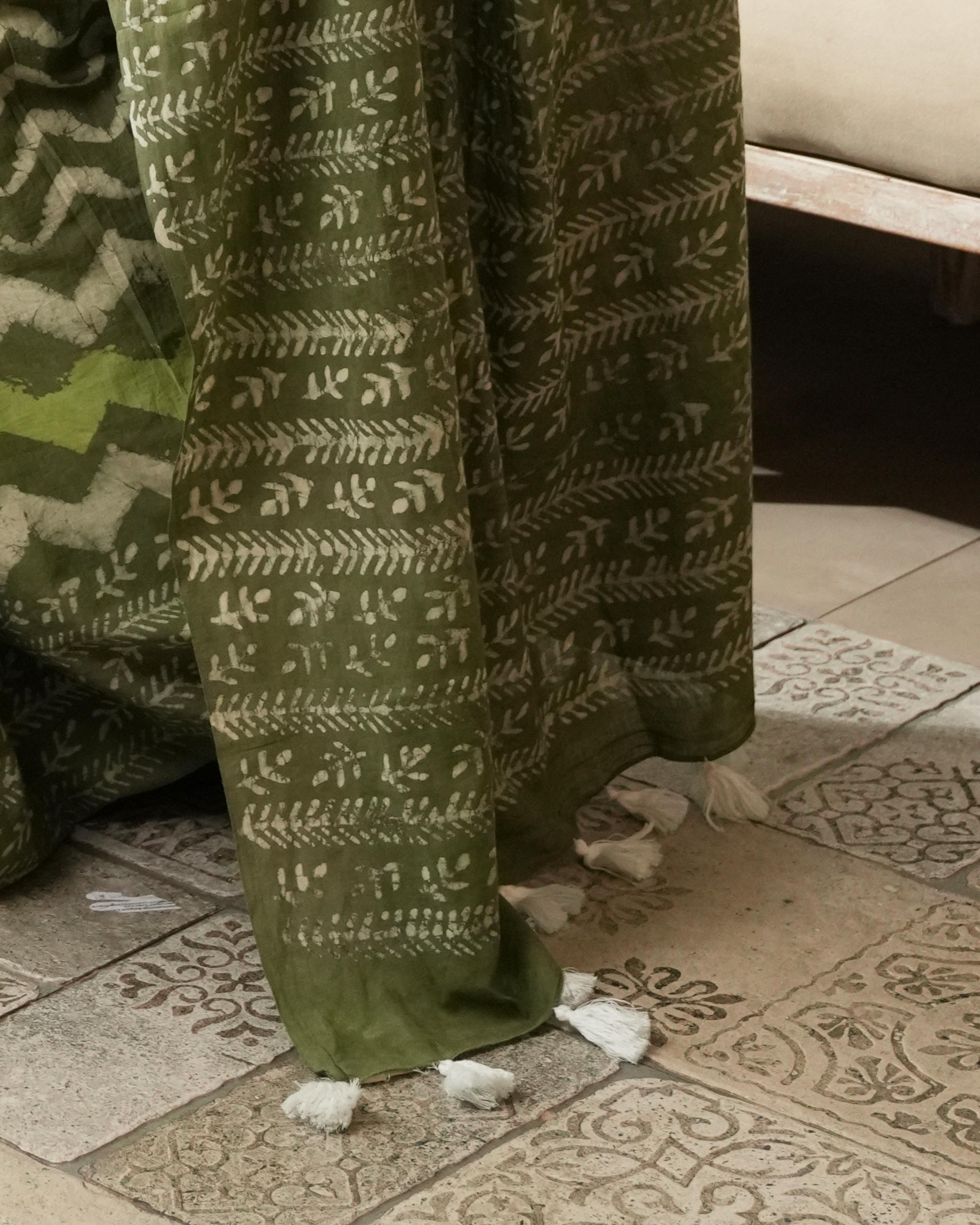 Dabu Print Mul Cotton Saree | Rustic Green Wave for Casual Outings & Cultural Events