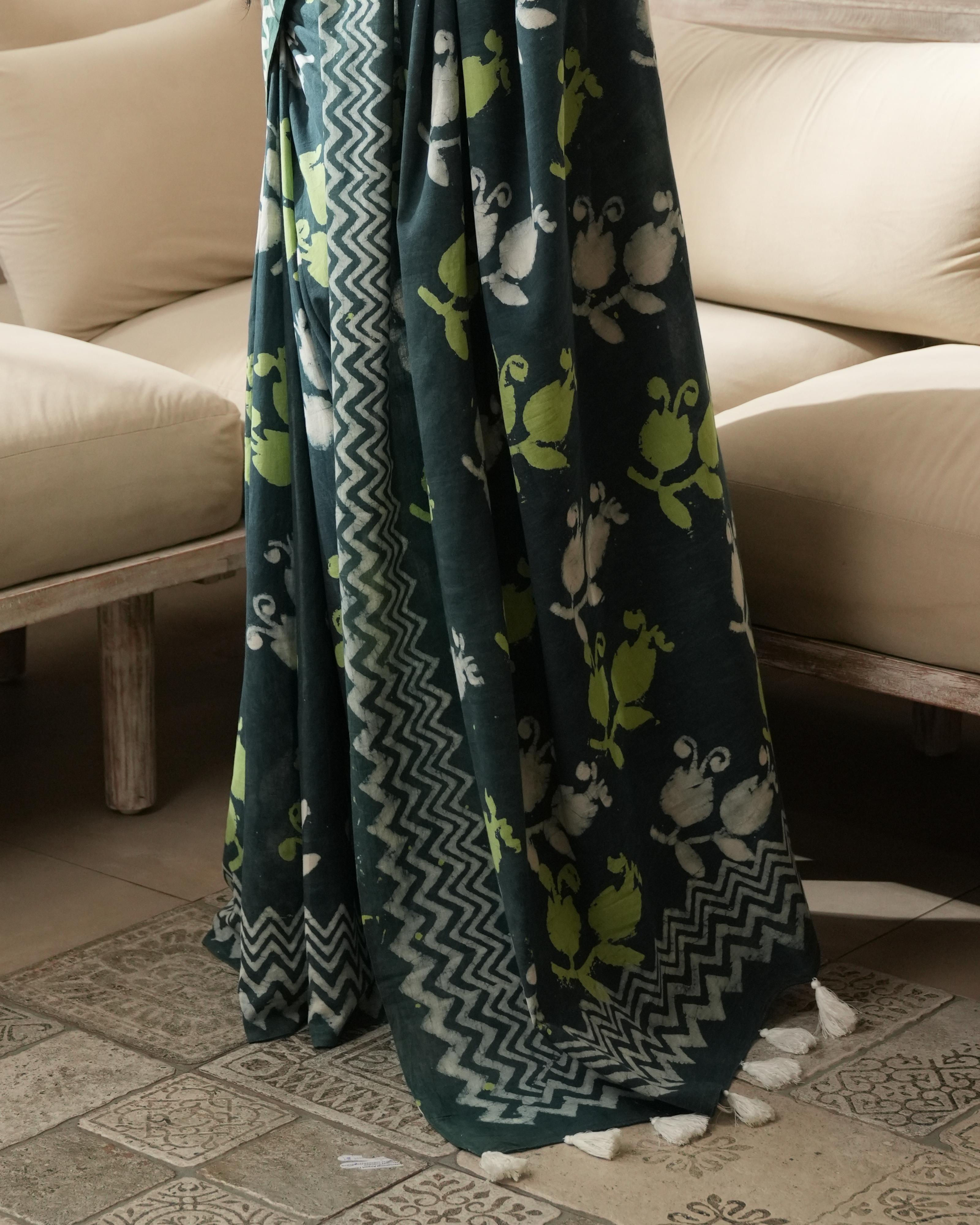 Dabu Print Mul Cotton Saree | Bottle Green Mughal Butta Tassel for Festive & Cultural Wear