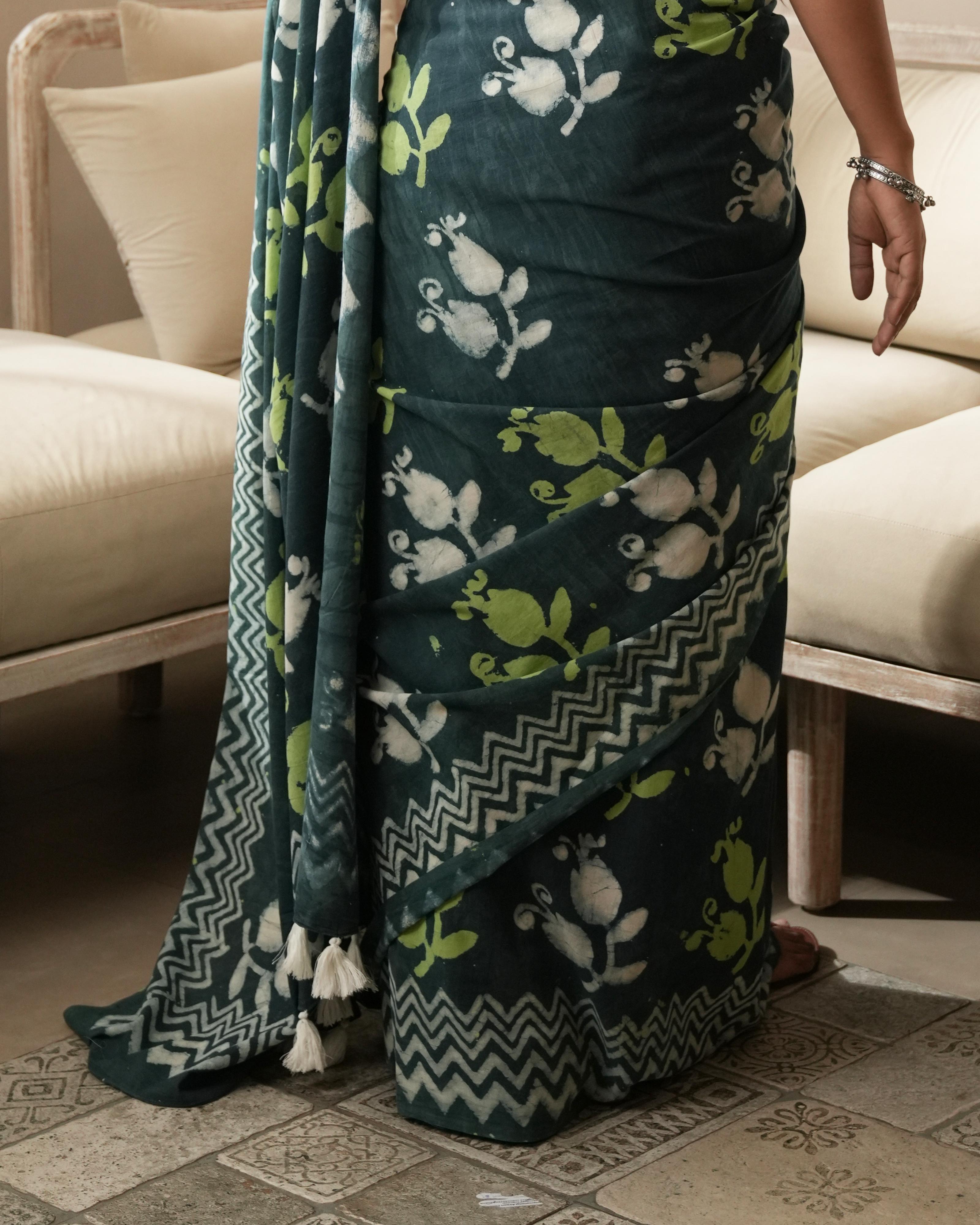 Dabu Print Mul Cotton Saree | Bottle Green Mughal Butta Tassel for Festive & Cultural Wear