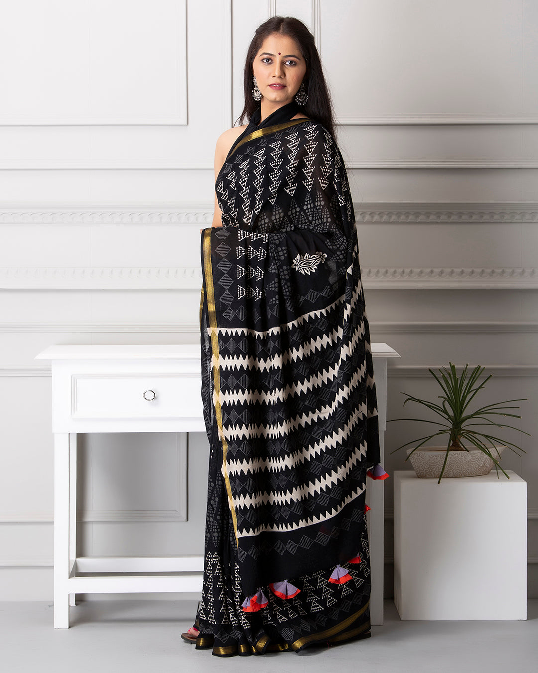 Handblock Print Mulmul Saree | Black Tree Motif for Day & Evening Festive Events