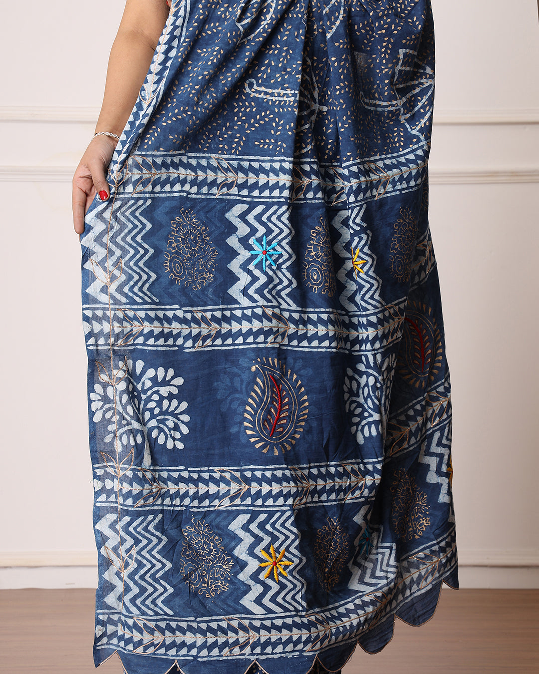 Dabu Print Mulmul Saree | Indigo Umbrella Motif for Work, Outings & Gatherings