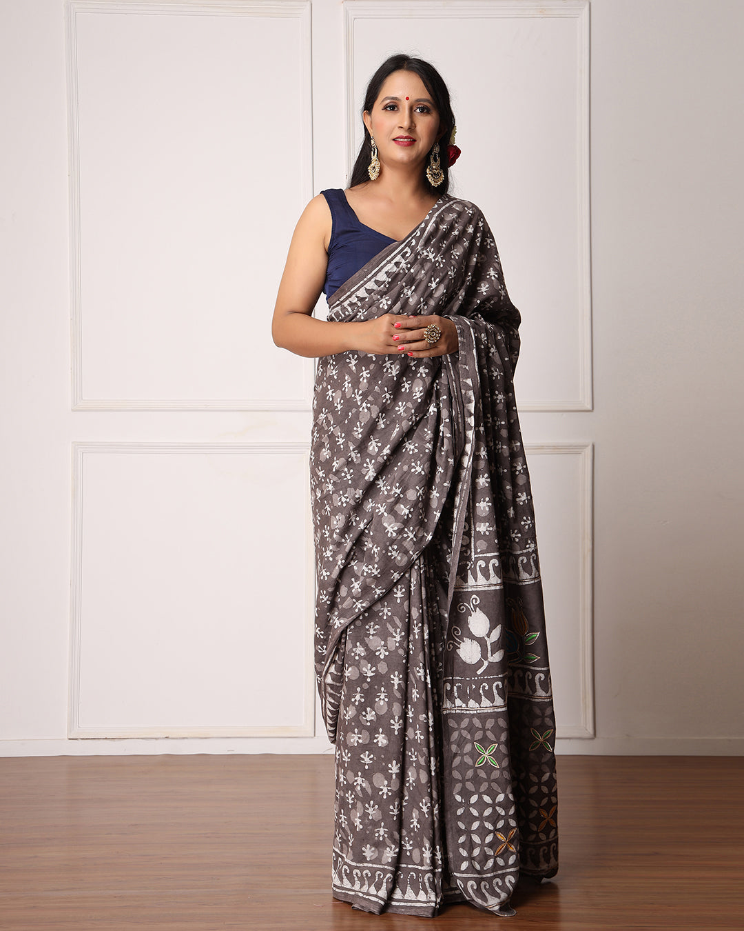 Dabu Print Mulmul Saree | Buti Grey with White Booti for Festive & Casual Wear