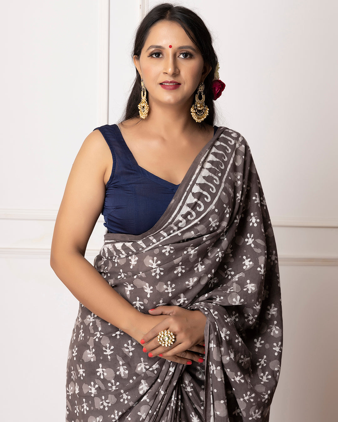 Dabu Print Mulmul Saree | Buti Grey with White Booti for Festive & Casual Wear