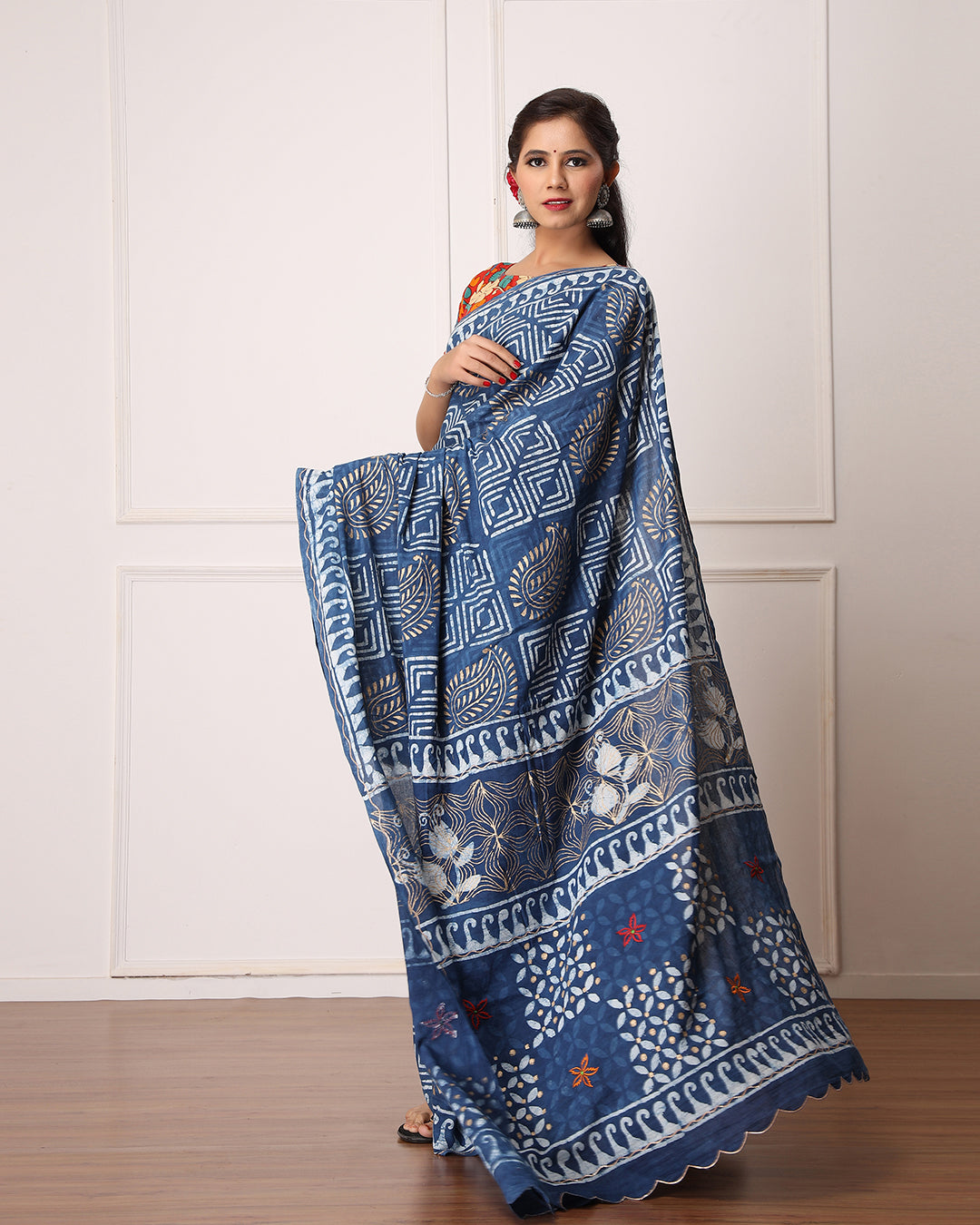 Dabu Print Mulmul Saree | White & Indigo Abstract for Work & Casual Outings